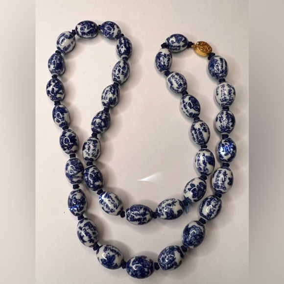 Large Chinese Blue and white porcelain bead necklace - Picture 4 of 4